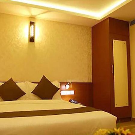 Fabhotel Prime D Chandlier Kochi Extérieur photo