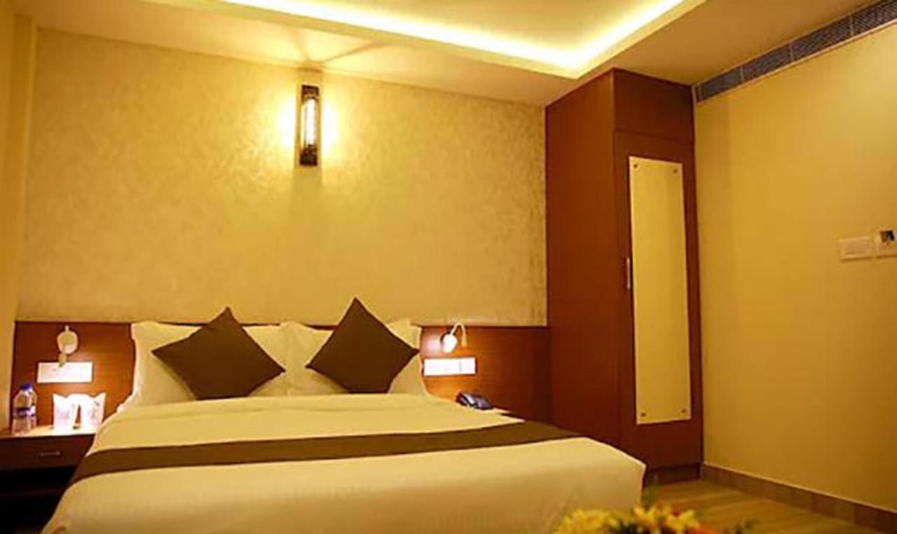 Fabhotel Prime D Chandlier Kochi Extérieur photo